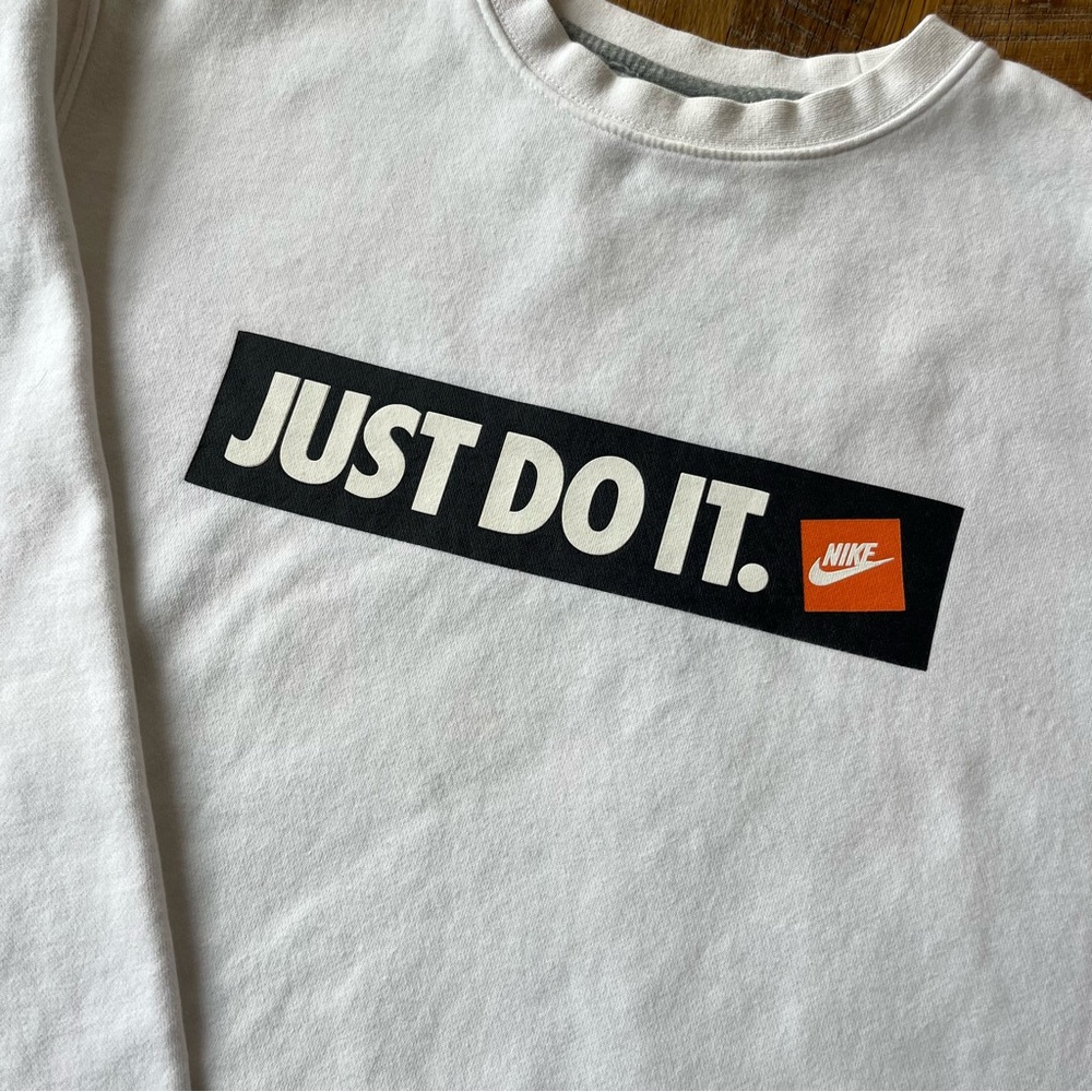 Nike Just Do It White Crewneck Sweatshirt Size L Logo Graphic Pullover - Picture 3 of 5